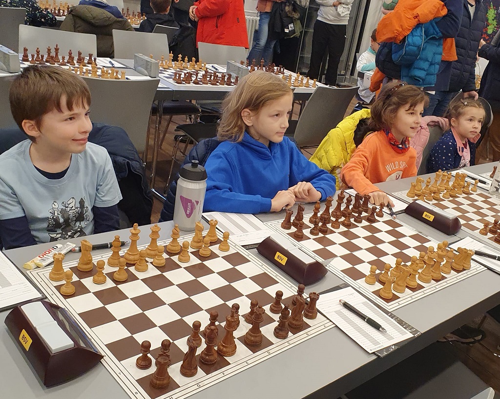 SG Trier U10 kurz vor Beginn der Runde bei der DVM 2022
